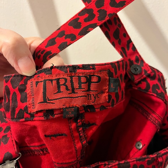 Tripp NYC- size L- red/black w/ suspenders pencil skirt, pockets. NWOT. - Picture 5 of 7